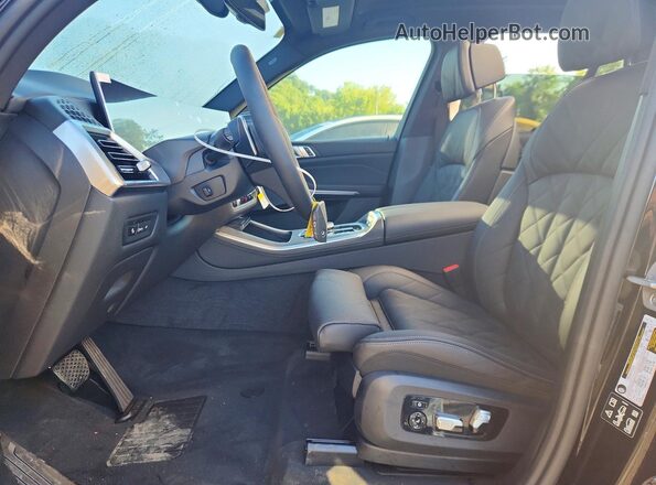 5UX23EU0XT9384861 2026 BMW X5 Black Vista interior delantera