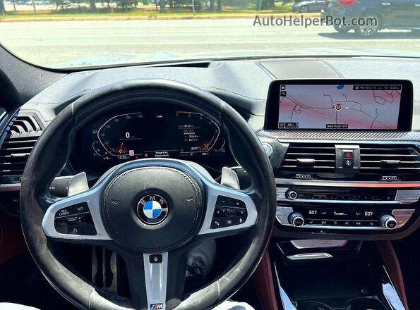 5UX2V1C05LLE67544 2020 BMW X4 Silver Widok wnętrza z przodu