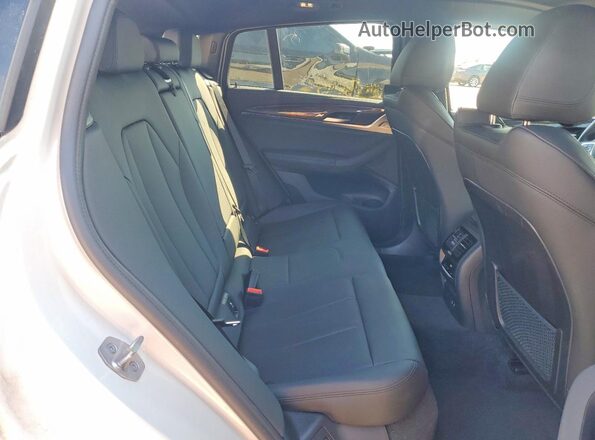 5UX2V1C08M9H97399 2021 BMW X4 White Rear interior view