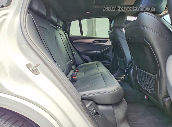 5UX2V5C01L9B12035 2020 BMW X4 Белый Вид задней части салона