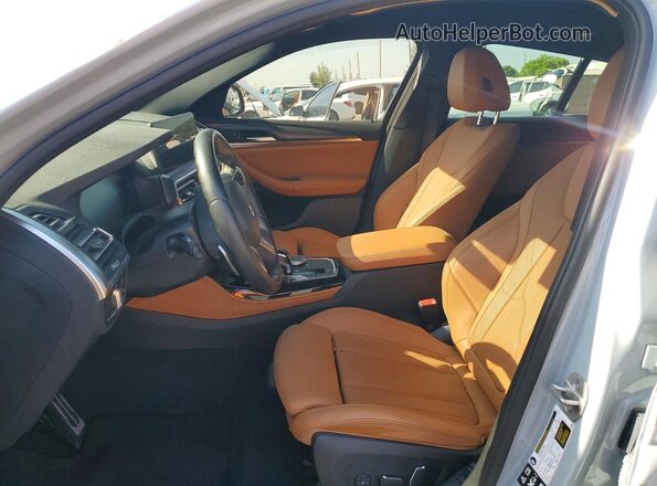5UX33DT01R9X29946 2024 BMW X4 Gray Вид салону спереду