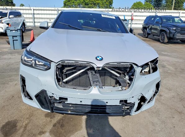 5UX33DT01R9X29946 2024 BMW X4 Gray Вид спереду