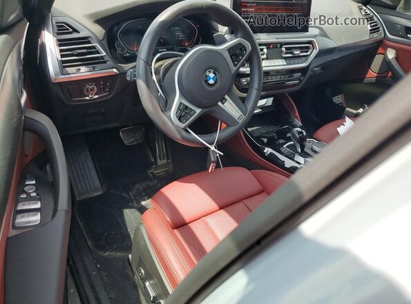 5UX33DT05S9167572 2025 BMW X4 Gray Вид панелі приладів