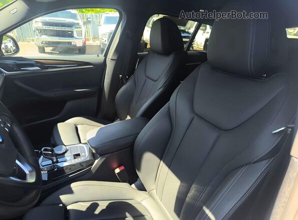 5UX33DT06S9Y71702 2025 BMW X4 Black Widok zestawu wskaźników