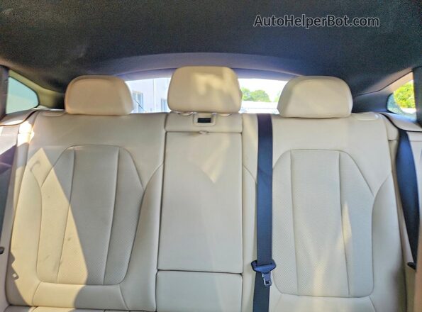 5UX33DT07R9V93371 2024 BMW X4 Серый Вид задних сидений