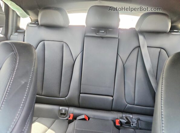 5UX33DT09R9V05727 2024 BMW X4 Black Widok tylnych siedzeń