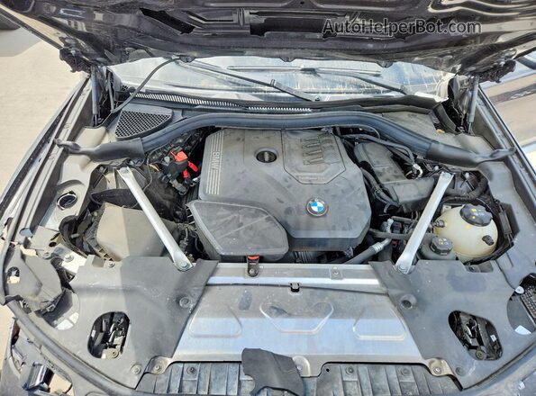 5UX33DT09R9V05727 2024 BMW X4 Black Widok komory silnika