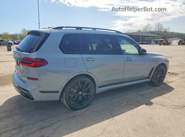 5UX33EM01T9075431 2026 BMW X7 Gray Trasero derecho