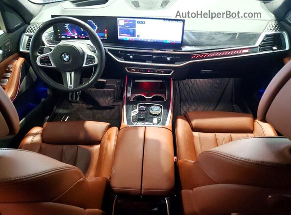 5UX33EM04S9X32138 2025 BMW X7 Синий Вид панели приборов