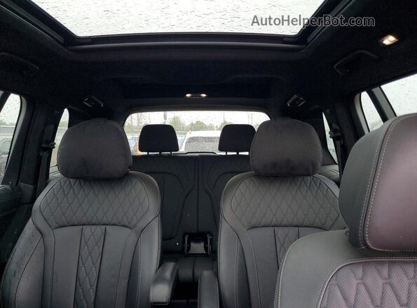 5UX33EM07P9P22727 2023 BMW X7 Синий Вид задних сидений