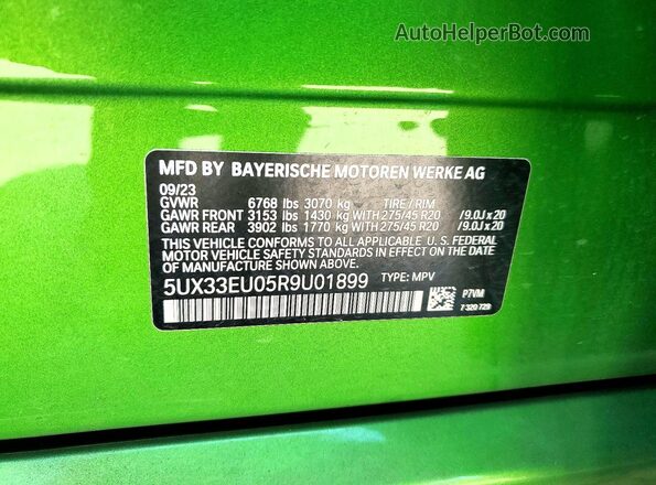 5UX33EU05R9U01899 2024 BMW X5 Green Widok wnętrza 360 stopni