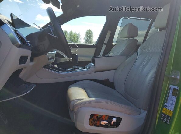 5UX33EU05R9U01899 2024 BMW X5 Green Widok wnętrza z przodu