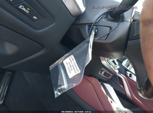 5UX33EX03R9S44739 2024 BMW X6 Gray Widok deski rozdzielczej