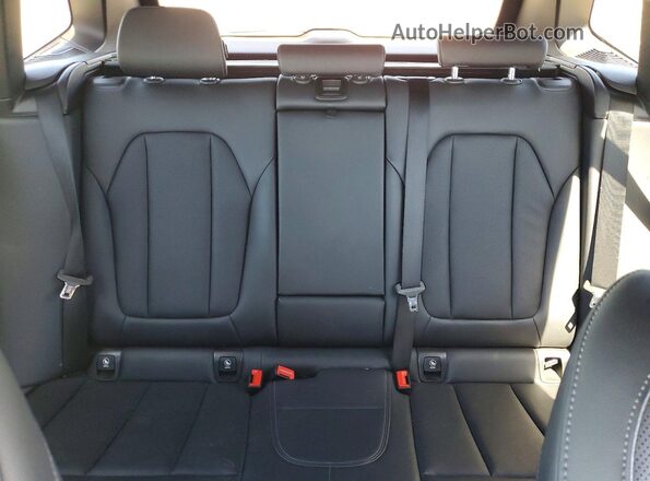 5UX43DP02N9K01356 2022 BMW X3 Белый Вид задних сидений