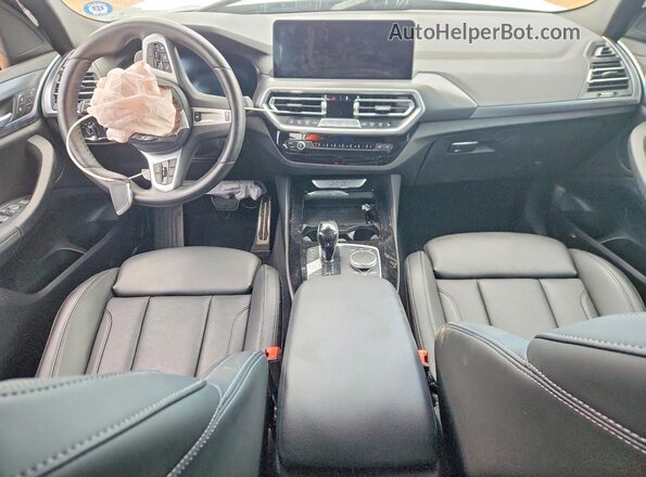 5UX43DP03R9W67206 2024 BMW X3 Gray Вид панелі приладів