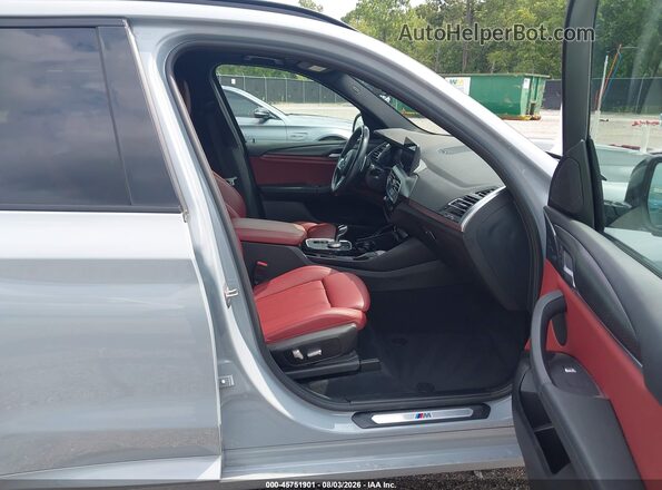 5UX43DP05N9M20036 2022 BMW X3 Gray Widok wnętrza z przodu