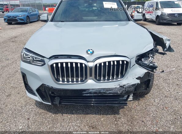 5UX43DP05N9M20036 2022 BMW X3 Gray Widok z przodu