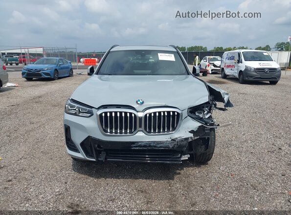 5UX43DP05N9M20036 2022 BMW X3 Gray Widok wnętrza z tyłu