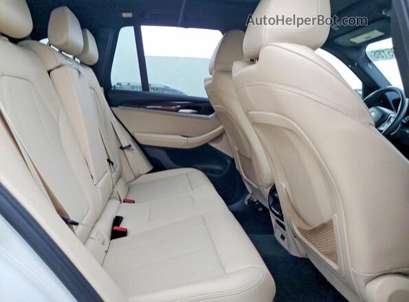5UX43DP05N9N28737 2022 BMW X3 White Rear interior view