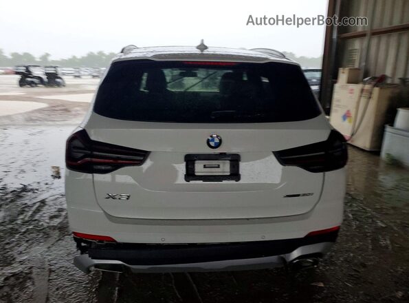 5UX43DP05N9N28737 2022 BMW X3 White Rear view