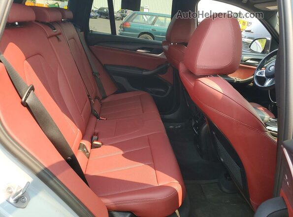 5UX43DP05R9W60130 2024 BMW X3 Серебряный Вид задних сидений