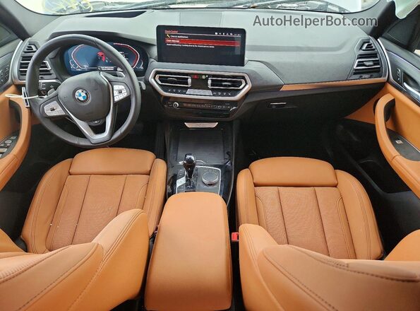 5UX43DP06R9T42582 2024 BMW X3 Gray Առջևի վահանակի տեսք
