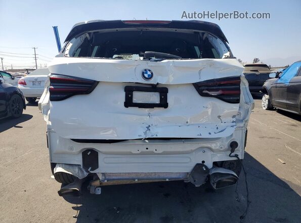 5UX43DP06R9U90621 2024 BMW X3 White Հետևի տեսք