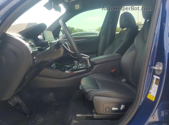 5UX43DP07P9P86387 2023 BMW X3 Blue Widok wnętrza z przodu