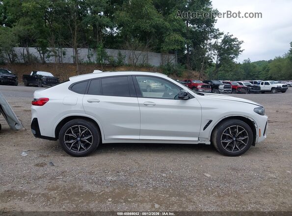 5UX43DT02R9U60585 2024 BMW X4 White Вид задньої частини салону