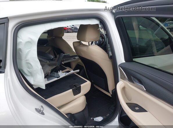 5UX43DT02R9U60585 2024 BMW X4 White Вид наклейки з VIN-кодом