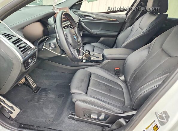 5UX43DT09P9R00976 2023 BMW X4 White Front interior view