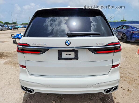 5UX43EM08T9056024 2026 BMW X7 White Widok z tyłu