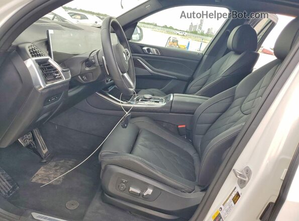 5UX43EU00S9Z20658 2025 BMW X5 White წინა სალონის ხედი