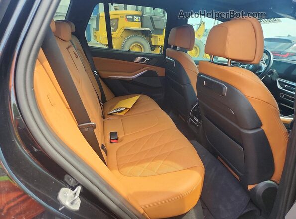 5UX43EU02R9U14016 2024 BMW X5 Черный Вид задних сидений