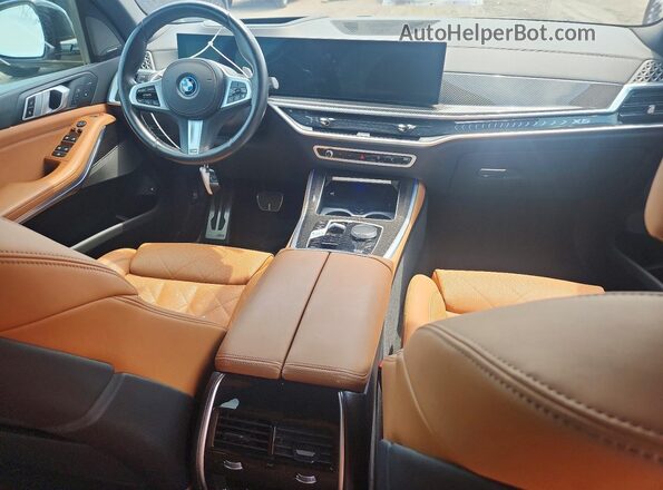 5UX43EU02R9U14016 2024 BMW X5 Черный Вид панели приборов
