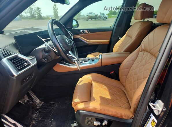 5UX43EU02R9U14016 2024 BMW X5 Черный Вид салона спереди