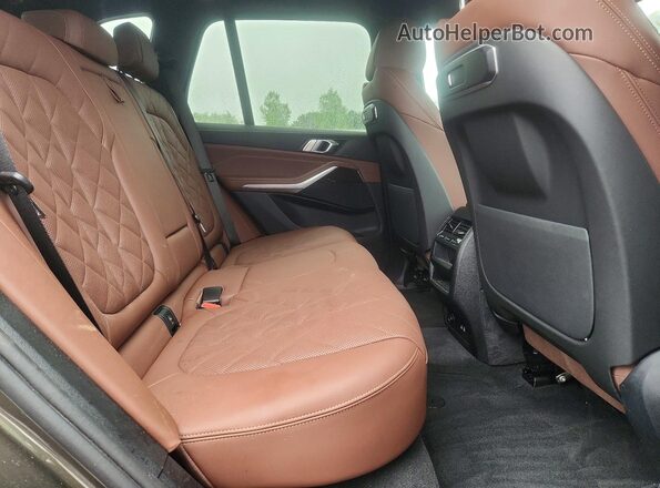 5UX43EU02T9256946 2026 BMW X5 Green Սալոնի հետևի տեսք