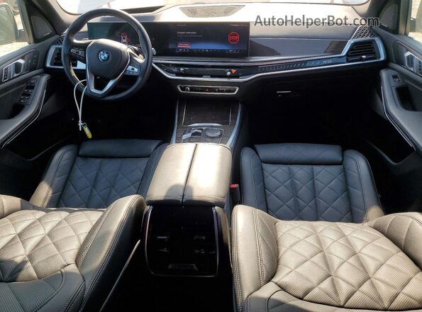 5UX43EU04R9U07861 2024 BMW X5 Белый Вид панели приборов