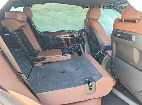 5UX43EU06T9068432 2026 BMW X5 Black Вид задньої частини салону