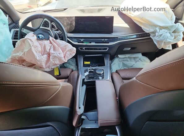 5UX43EU06T9068432 2026 BMW X5 Black Вид панелі приладів