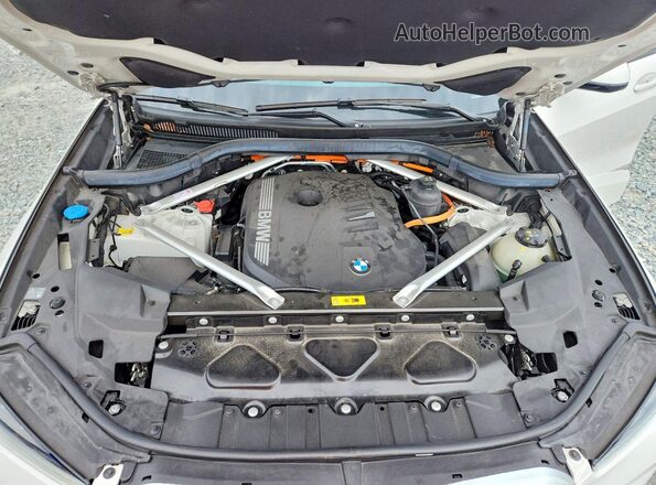 5UX43EU09R9T25625 2024 BMW X5 White Вид задньої частини салону