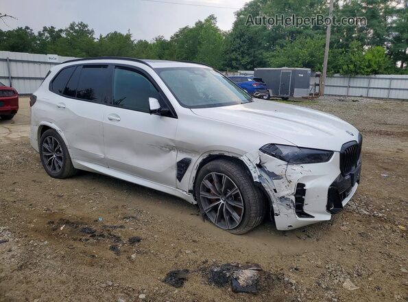 5UX43EU0XR9V41371 2024 BMW X5 White Przód prawy