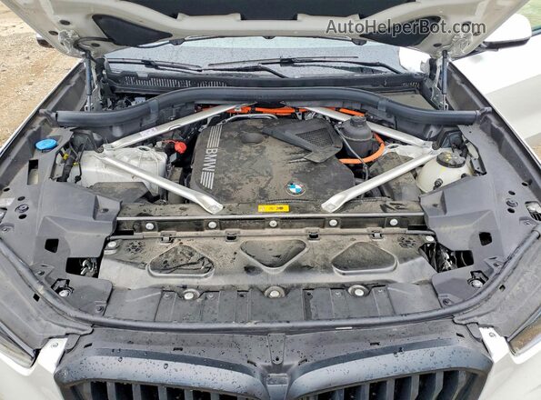5UX43EU0XR9V41371 2024 BMW X5 White Widok komory silnika