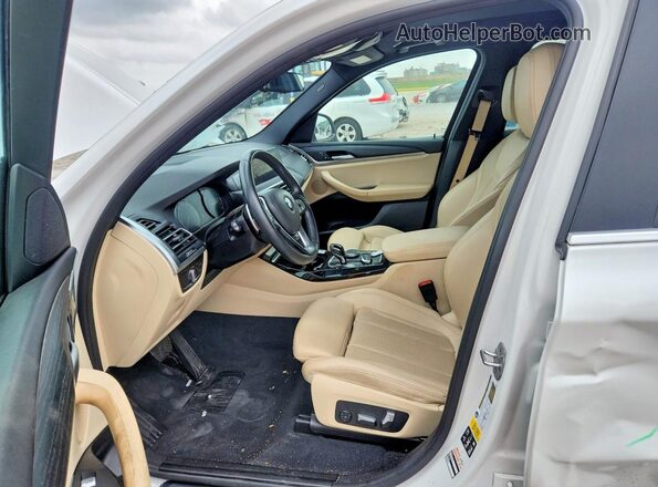 5UX53DP00N9M50307 2022 BMW X3 White Widok wnętrza z przodu