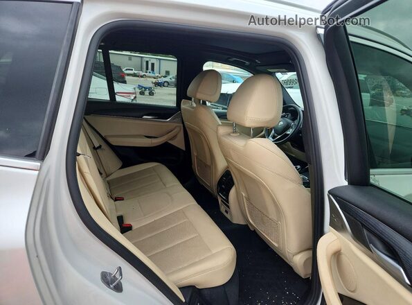 5UX53DP00N9M50307 2022 BMW X3 White Widok tylnych siedzeń