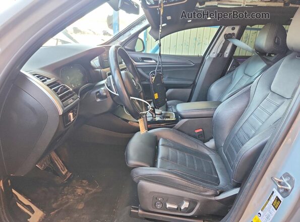 5UX53DP02P9P70344 2023 BMW X3 Серый Вид салона спереди