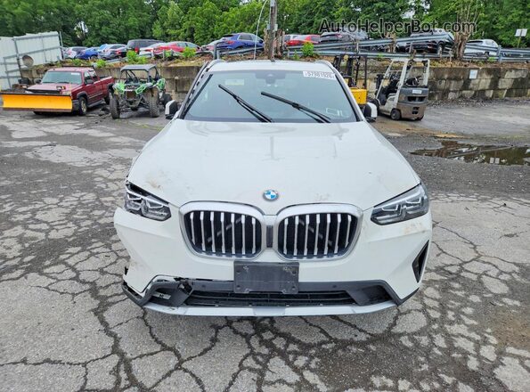 5UX53DP02R9U38505 2024 BMW X3 White Front view