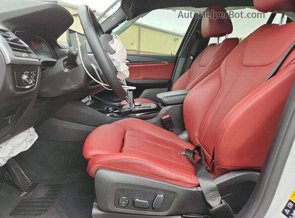 5UX53DP02R9U38505 2024 BMW X3 White Front interior view