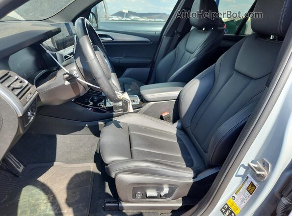5UX53DP05N9K55304 2022 BMW X3 Серый Вид салона спереди
