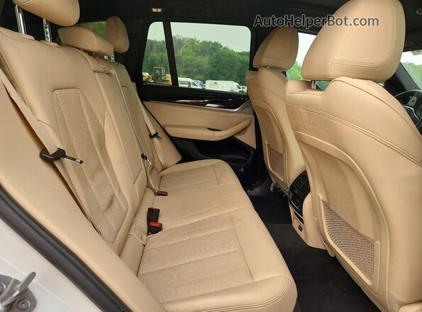 5UX53DP05N9L86703 2022 BMW X3 Белый Вид задней части салона